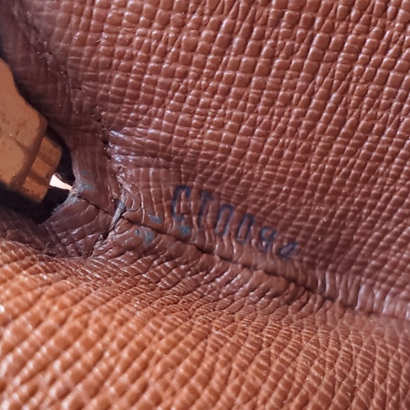 Louis Vuitton Panda Round Coin Case - Picture 8 of 8